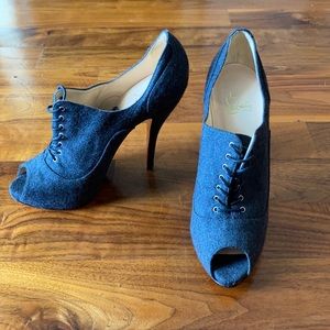 Gray flannel lace up heels